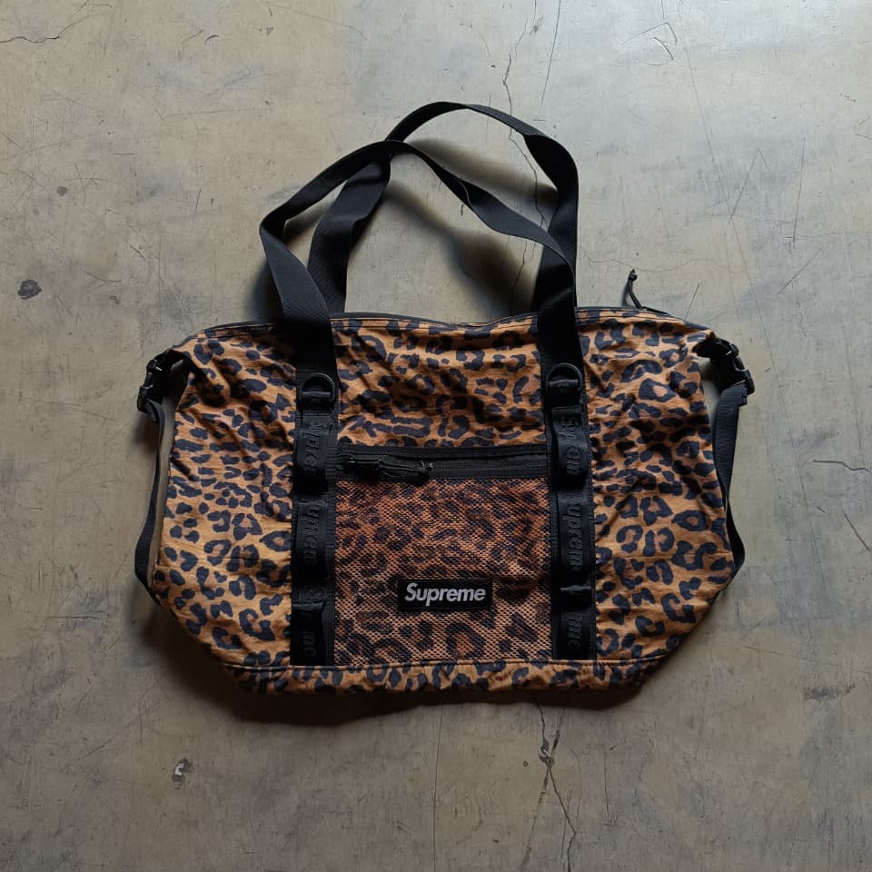 𝐒𝐮𝐩𝐫𝐞𝐦𝐞 FW20 Zip Tote (Leopard)