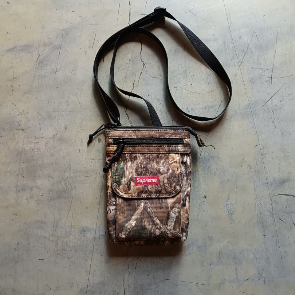 Supreme FW19 shoulder bag real tree camo
