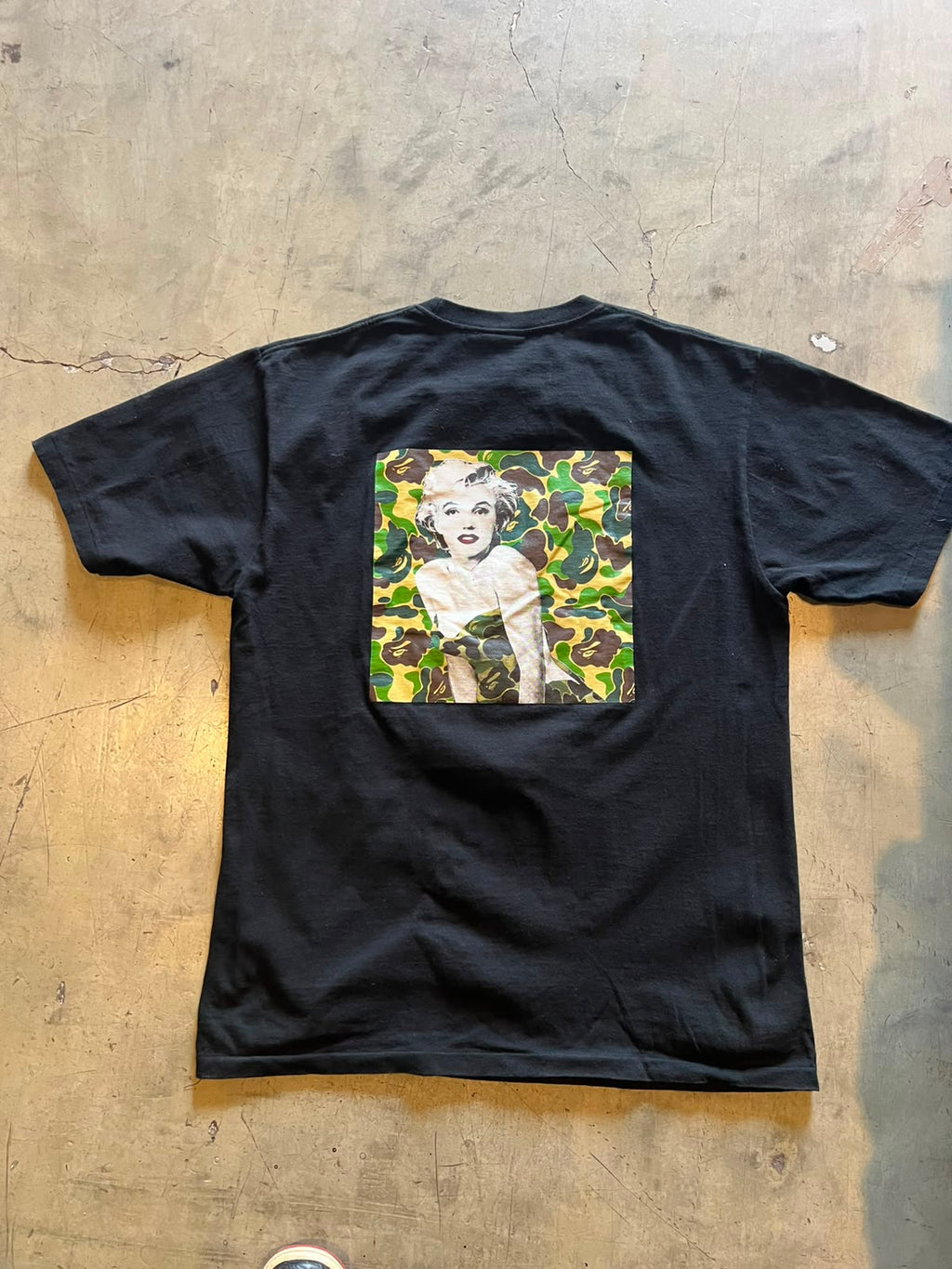Vintage 2005 A Bathing Ape BAPE x Marilyn Monroe Camo Tee Black XL (Reducida)