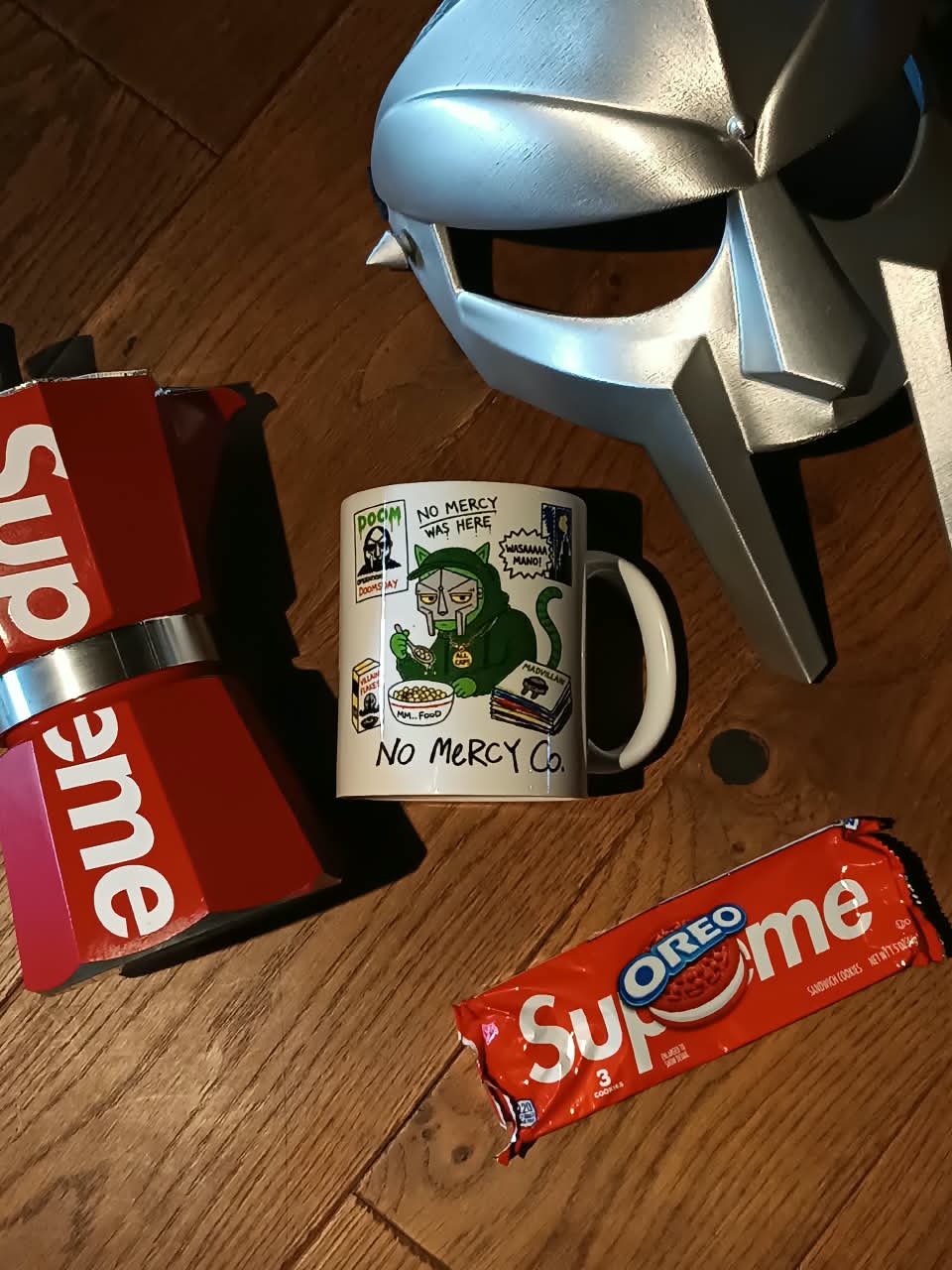 VILLAIN FLAKES MUG